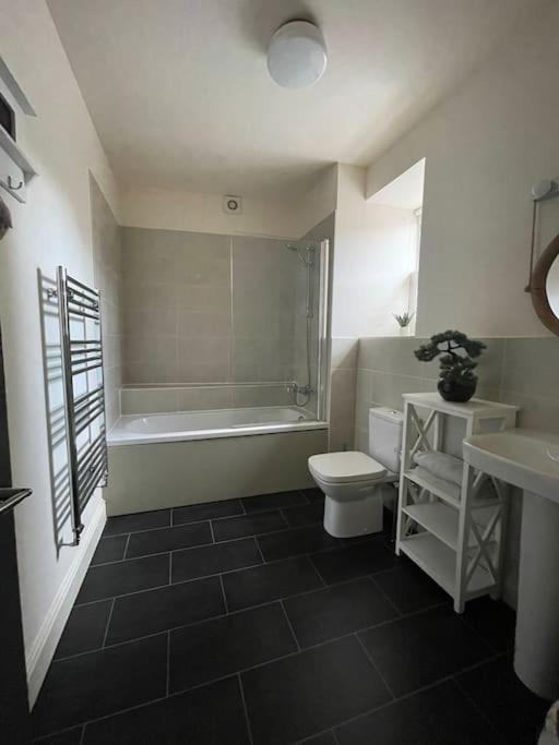 Luxurious 2 Bedroom Apartment In Central Berwick 외부 사진
